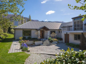 Lakes Retreat - Queenstown Holiday Home, Arrowtown